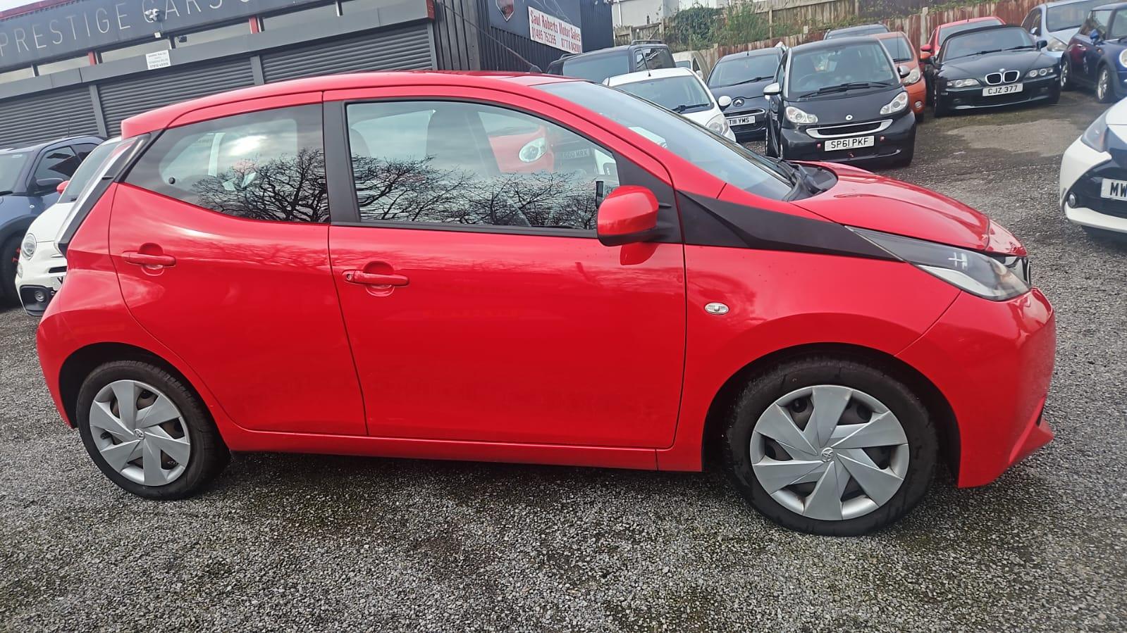 Toyota AYGO 1.0 VVT-i x-play Hatchback 5dr Petrol Manual Euro 5 Euro 5 (68 ps)