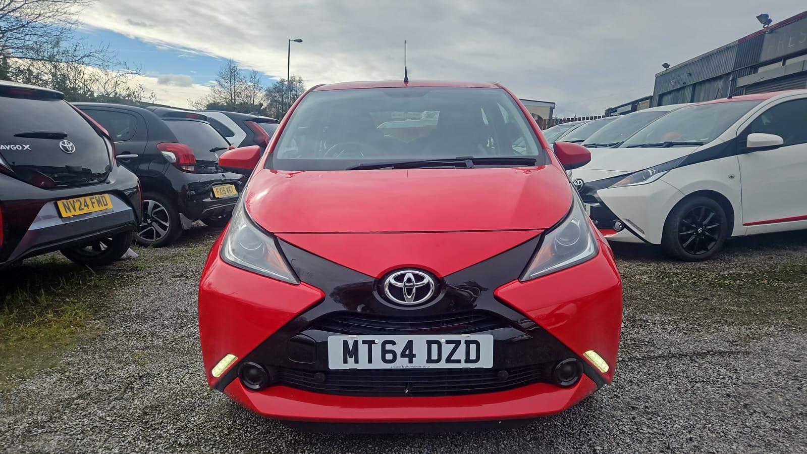 Toyota AYGO 1.0 VVT-i x-play Hatchback 5dr Petrol Manual Euro 5 Euro 5 (68 ps)