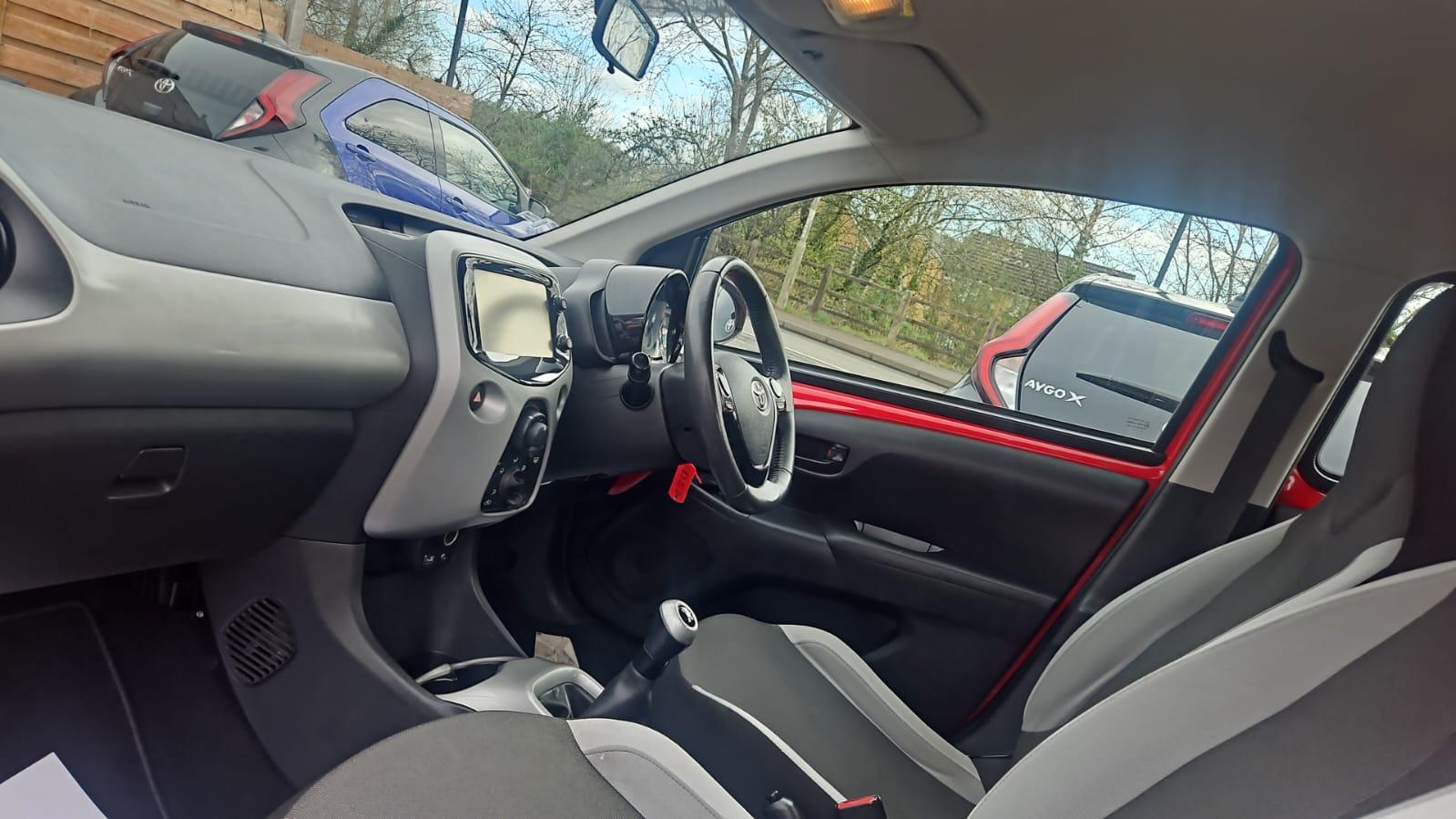 Toyota AYGO 1.0 VVT-i x-play Hatchback 5dr Petrol Manual Euro 5 Euro 5 (68 ps)