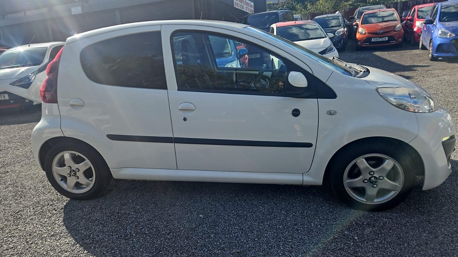 Peugeot 107 1.0 12V Envy Hatchback 5dr Petrol Manual Euro 5 (68 ps)