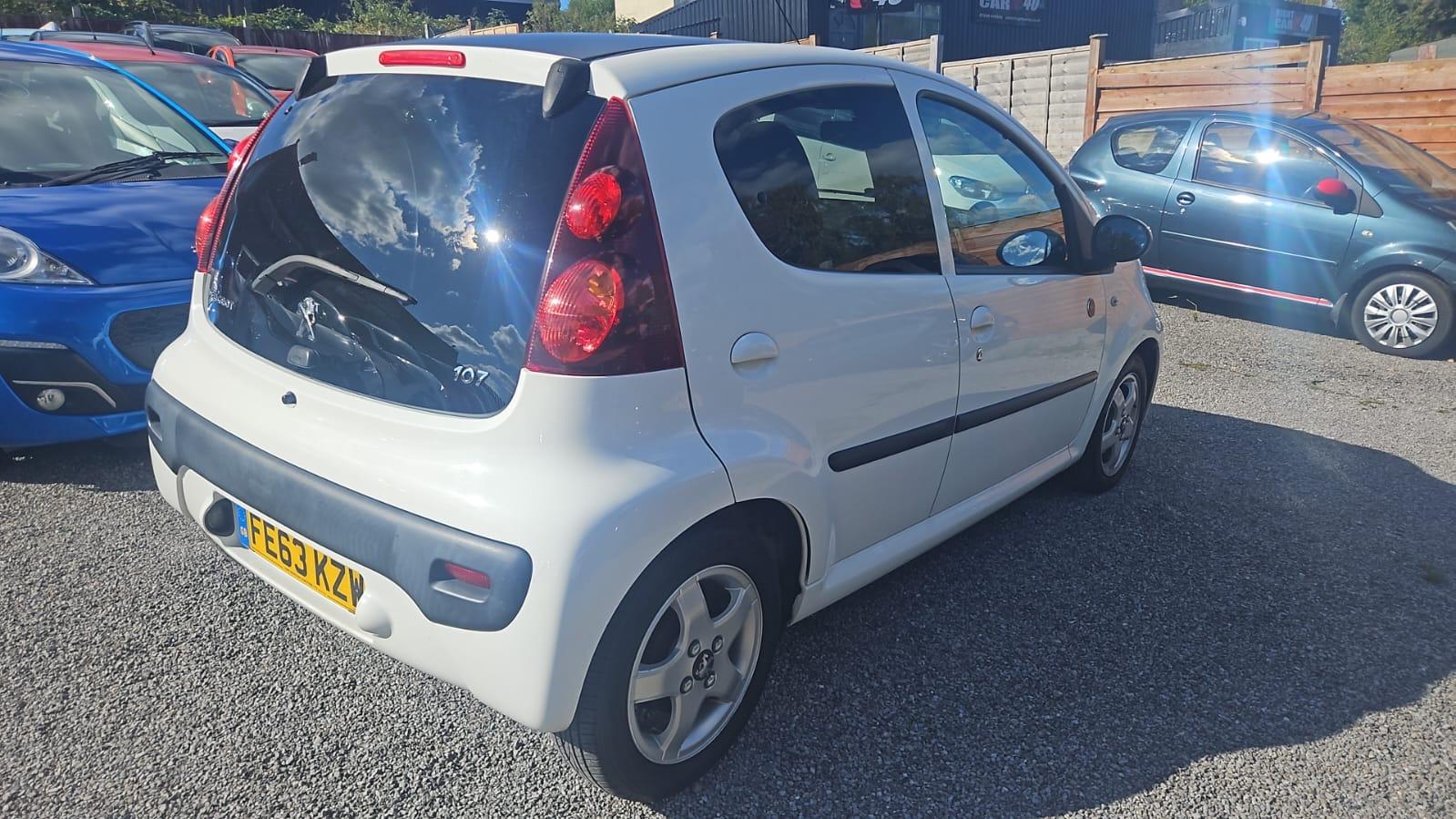 Peugeot 107 1.0 12V Envy Hatchback 5dr Petrol Manual Euro 5 (68 ps)