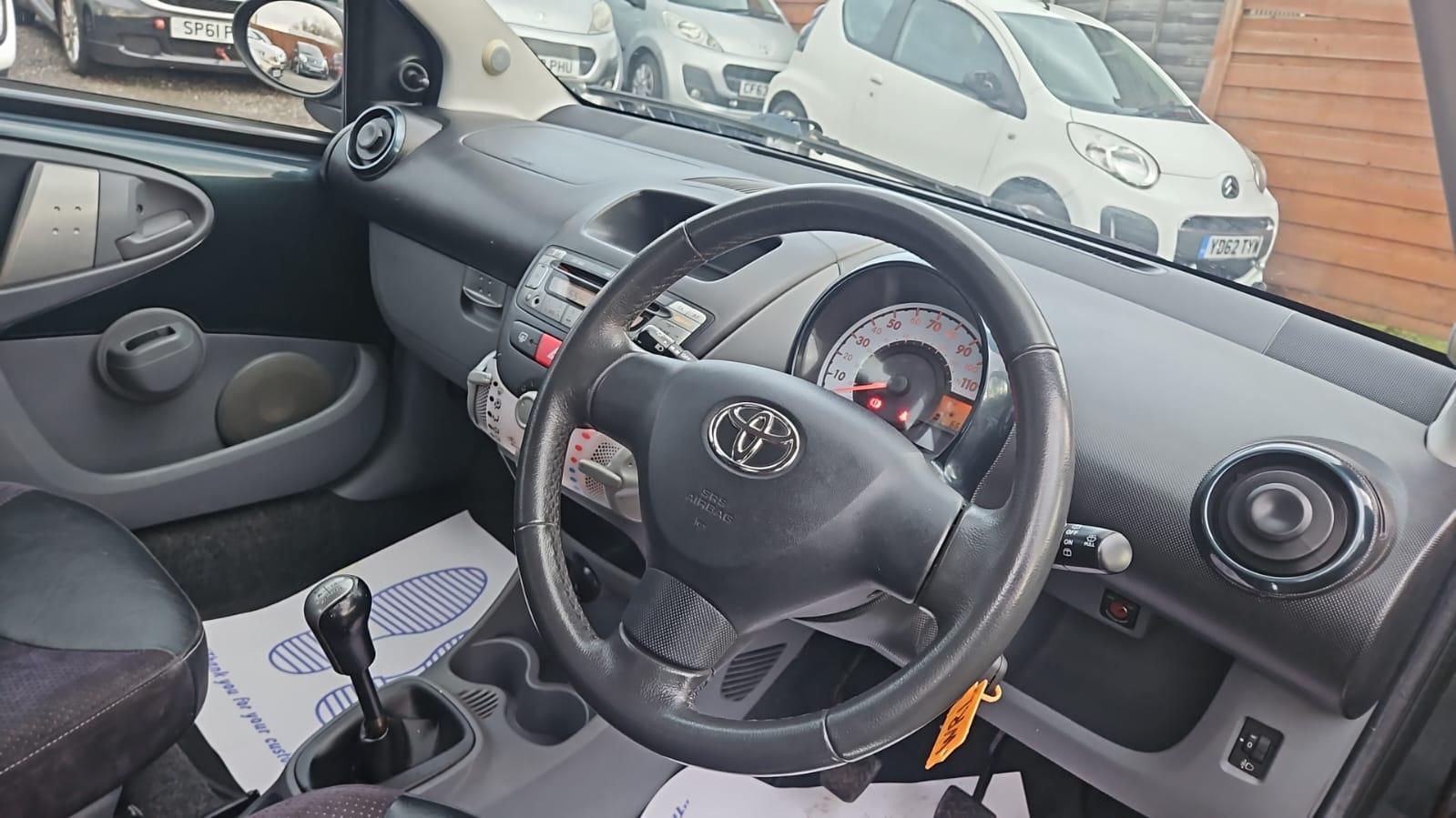 Toyota AYGO 1.0 VVT-i Ice Hatchback 3dr Petrol Manual Euro 5 (67 ps)