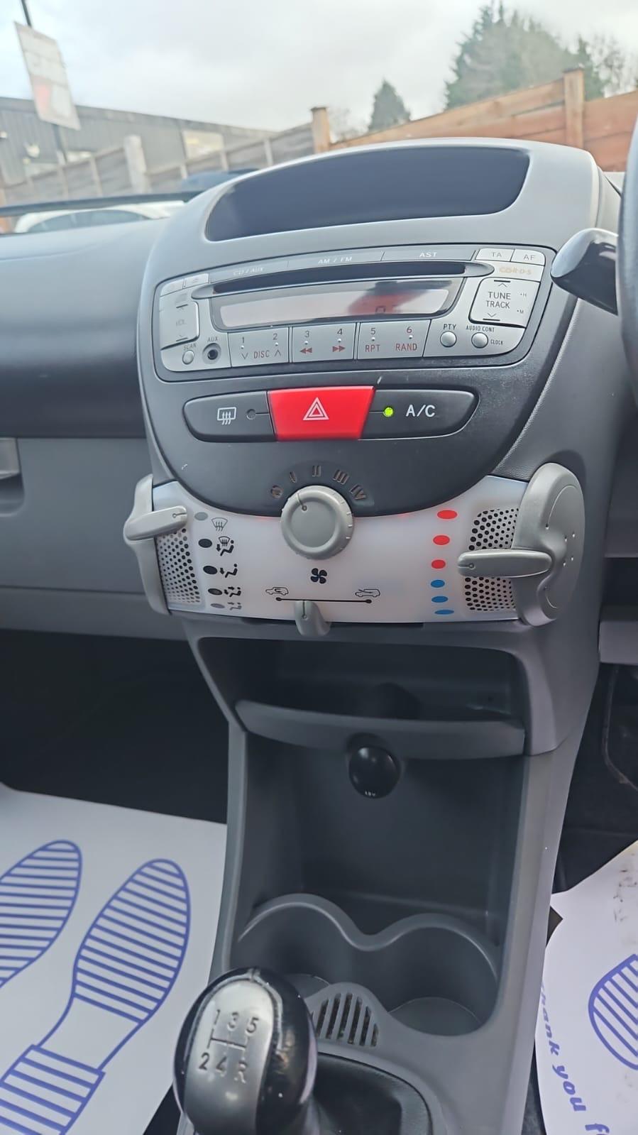 Toyota AYGO 1.0 VVT-i Ice Hatchback 3dr Petrol Manual Euro 5 (67 ps)