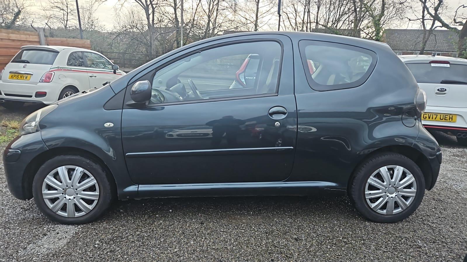 Toyota AYGO 1.0 VVT-i Ice Hatchback 3dr Petrol Manual Euro 5 (67 ps)