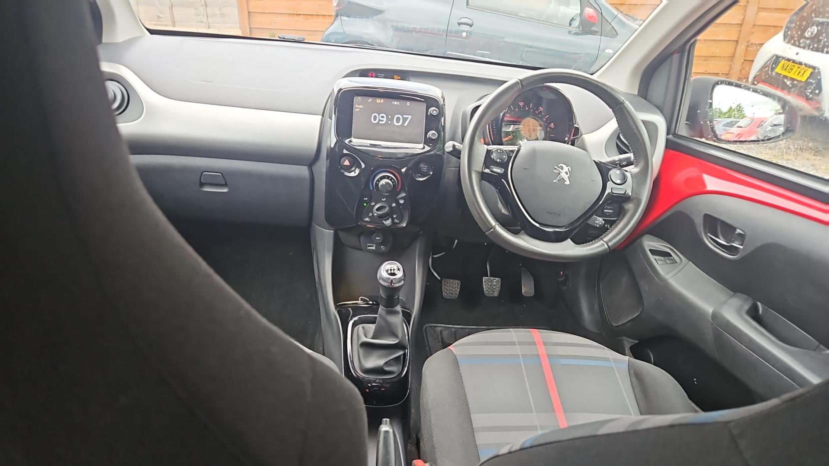 Peugeot 108 1.2 VTi PureTech Allure Hatchback 5dr Petrol Manual Euro 5 (82 ps)