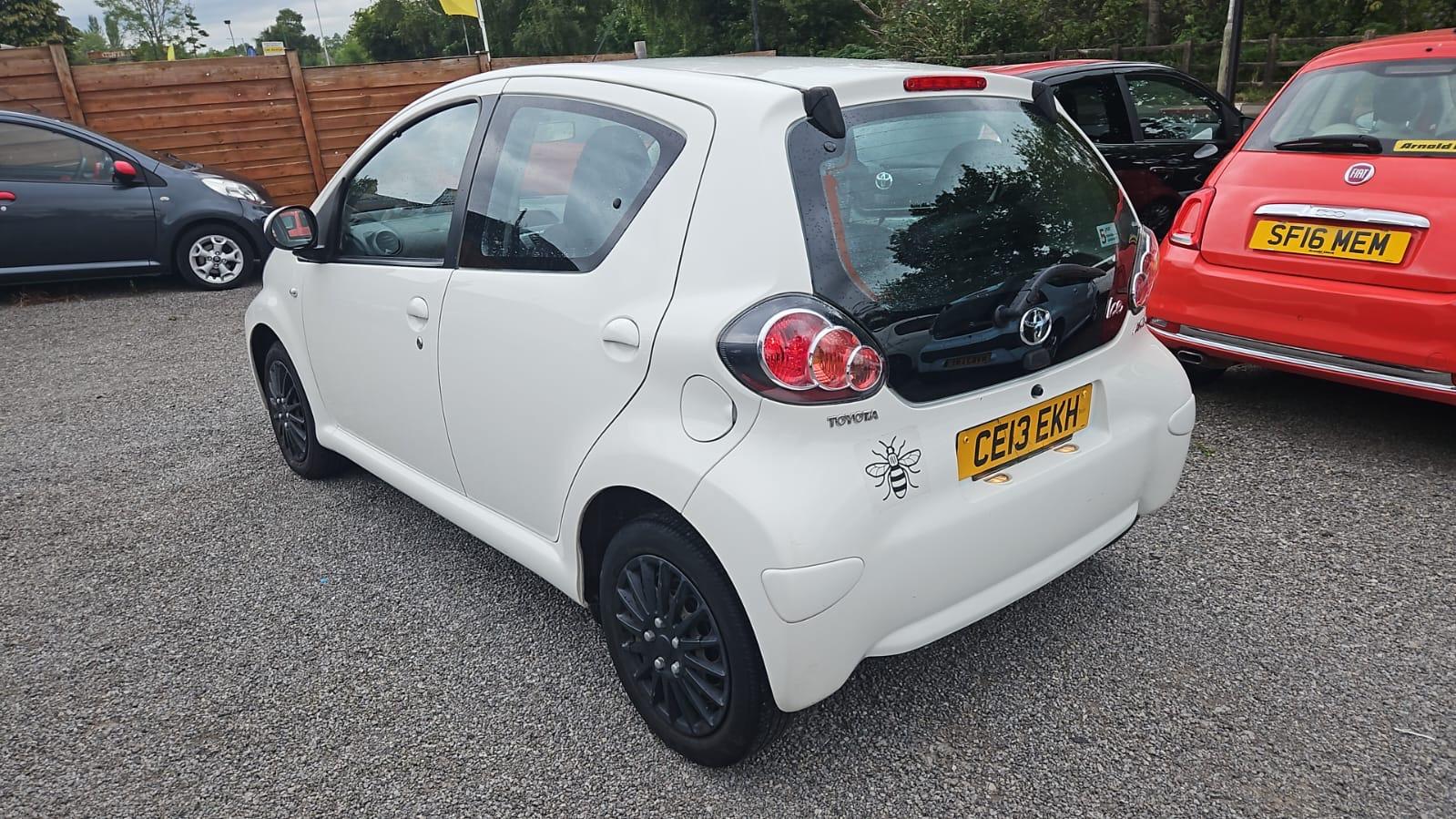 Toyota AYGO 1.0 VVT-i Ice Hatchback 5dr Petrol Manual Euro 5 (67 ps)