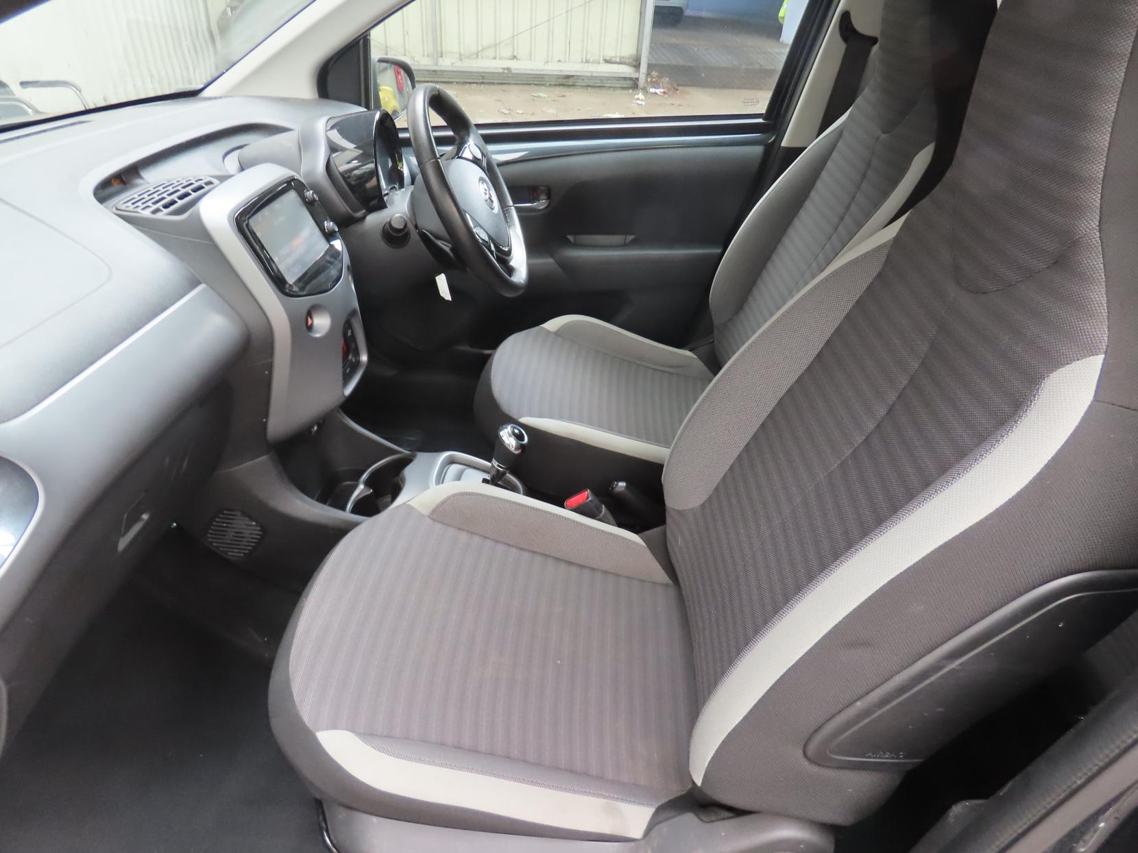 Toyota AYGO 1.0 VVT-i x-plore Hatchback 5dr Petrol x-shift Euro 6 (71 ps)