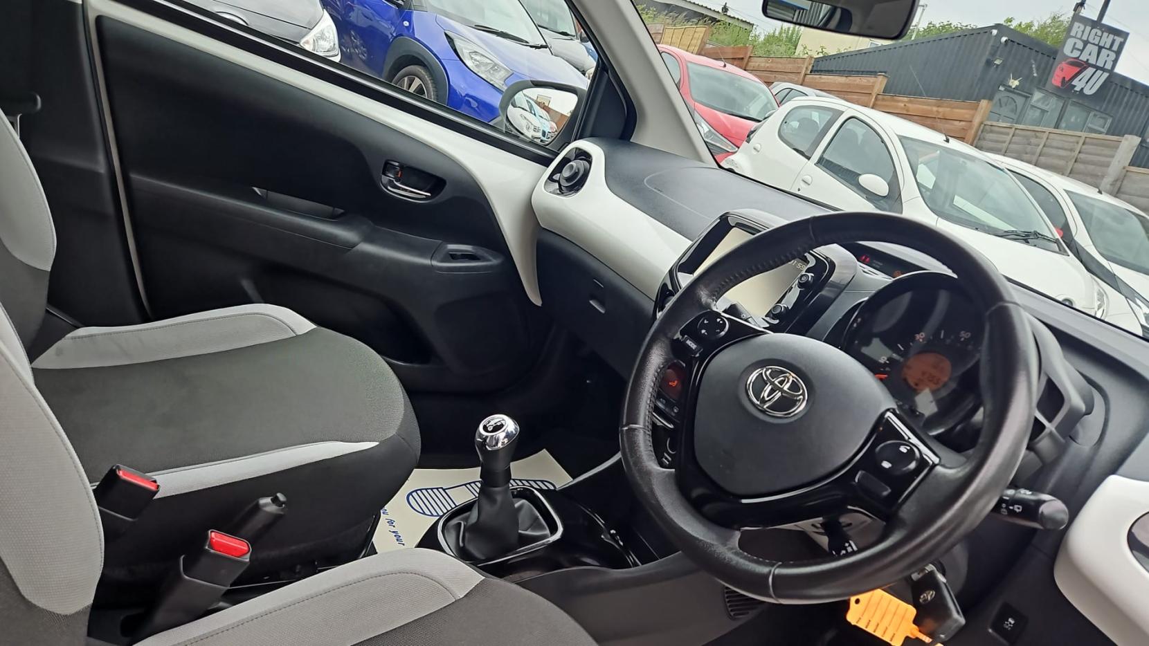 Toyota AYGO 1.0 VVT-i x-press Hatchback 5dr Petrol Manual Euro 6 (68 ps)