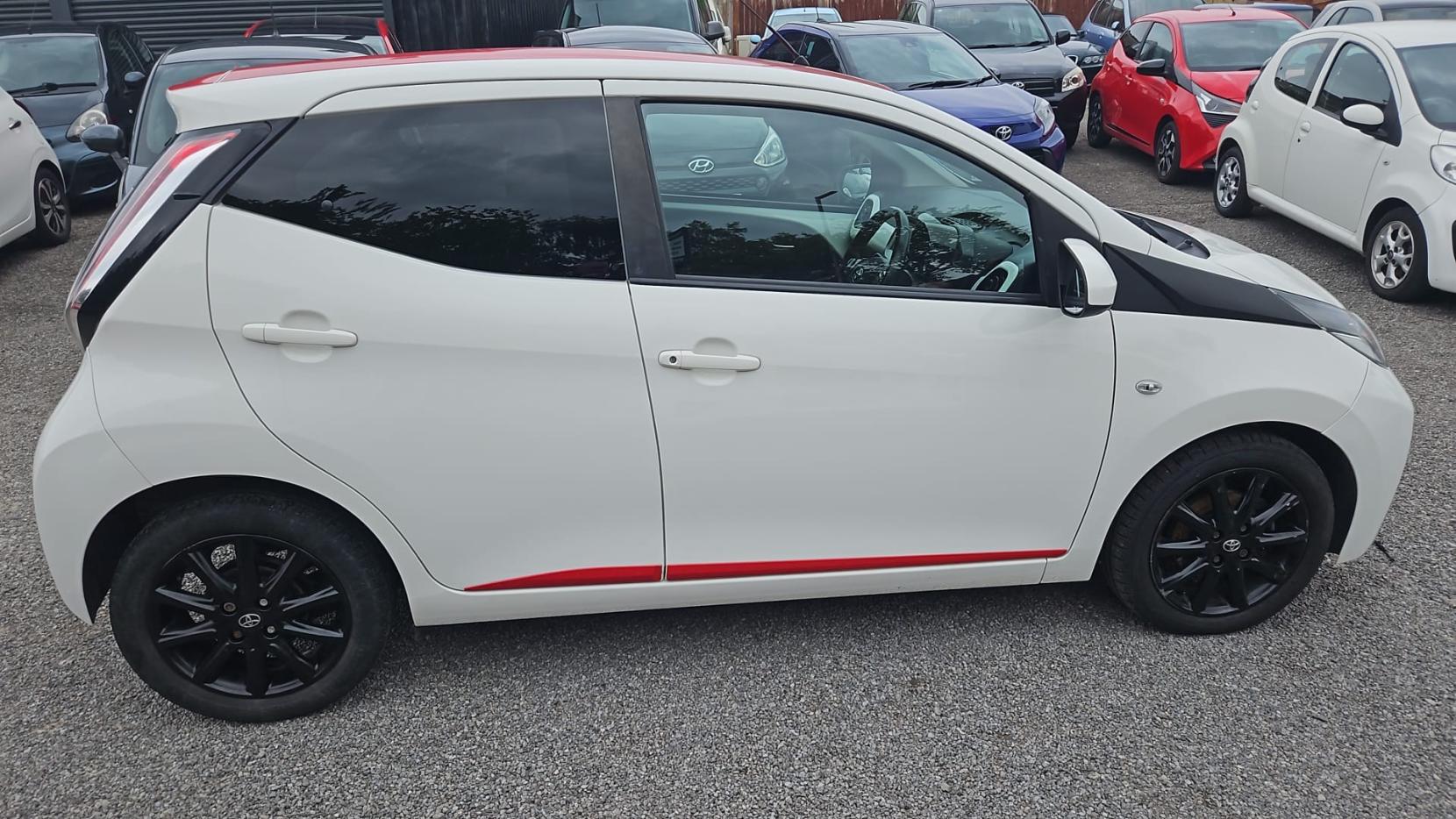 Toyota AYGO 1.0 VVT-i x-press Hatchback 5dr Petrol Manual Euro 6 (68 ps)