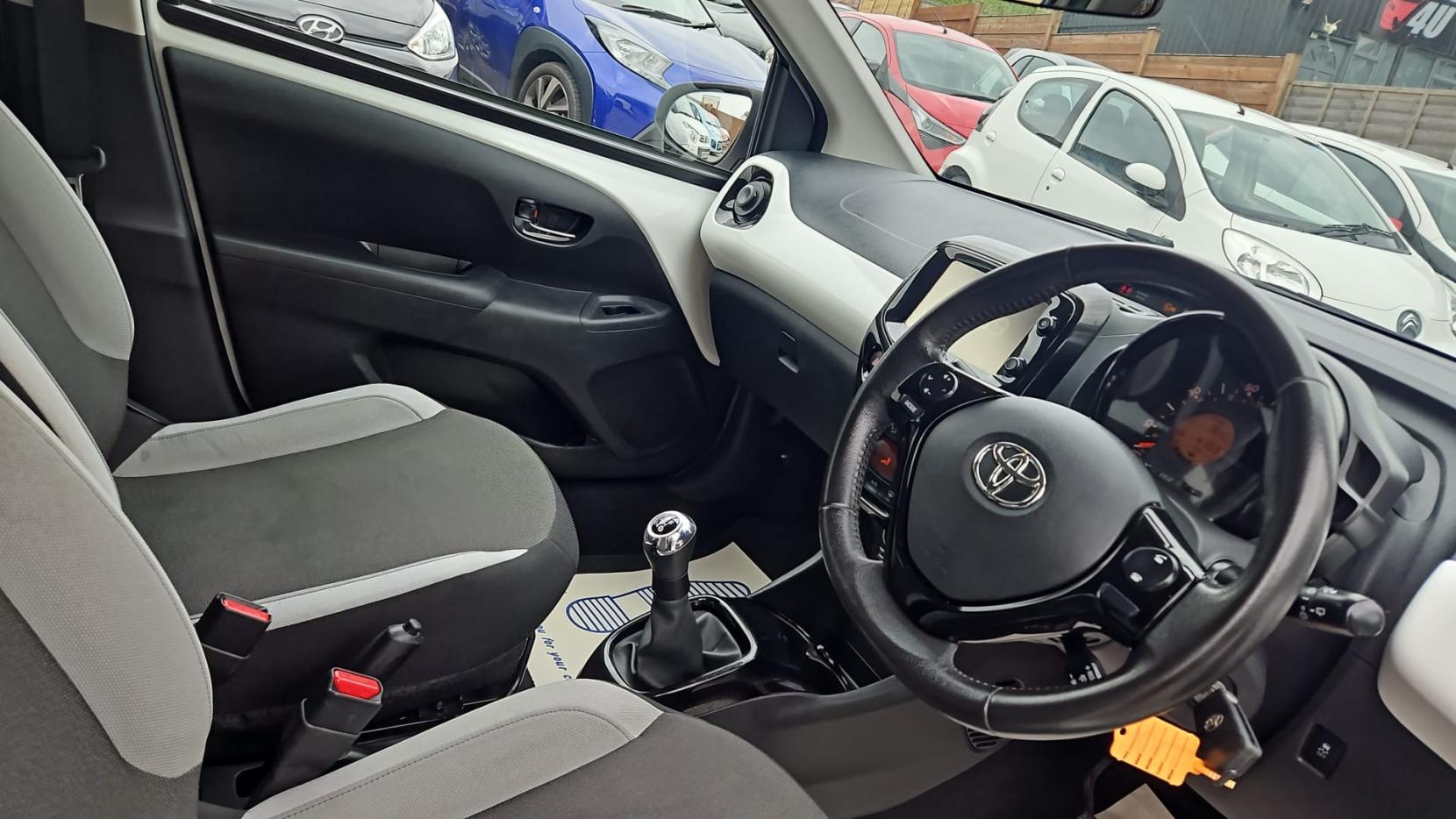 Toyota AYGO 1.0 VVT-i x-press Hatchback 5dr Petrol Manual Euro 6 (68 ps)