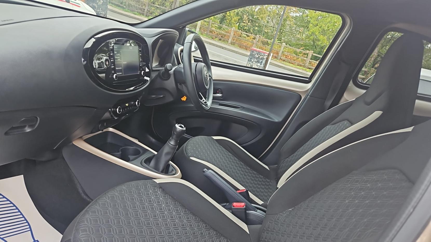 Toyota Aygo X 1.0 VVT-i Edge Hatchback 5dr Petrol Manual Euro 6 (s/s) (72 ps)