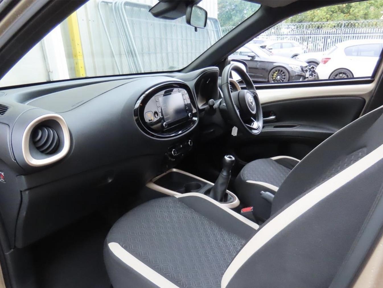 Toyota Aygo X 1.0 VVT-i Edge Hatchback 5dr Petrol Manual Euro 6 (s/s) (72 ps)