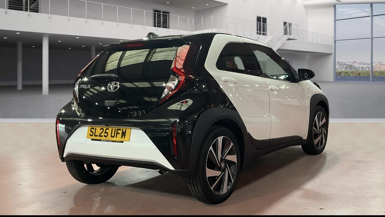 Toyota Aygo X 1.0 VVT-i Edge Hatchback 5dr Petrol Manual Euro 6 (s/s) (72 ps)