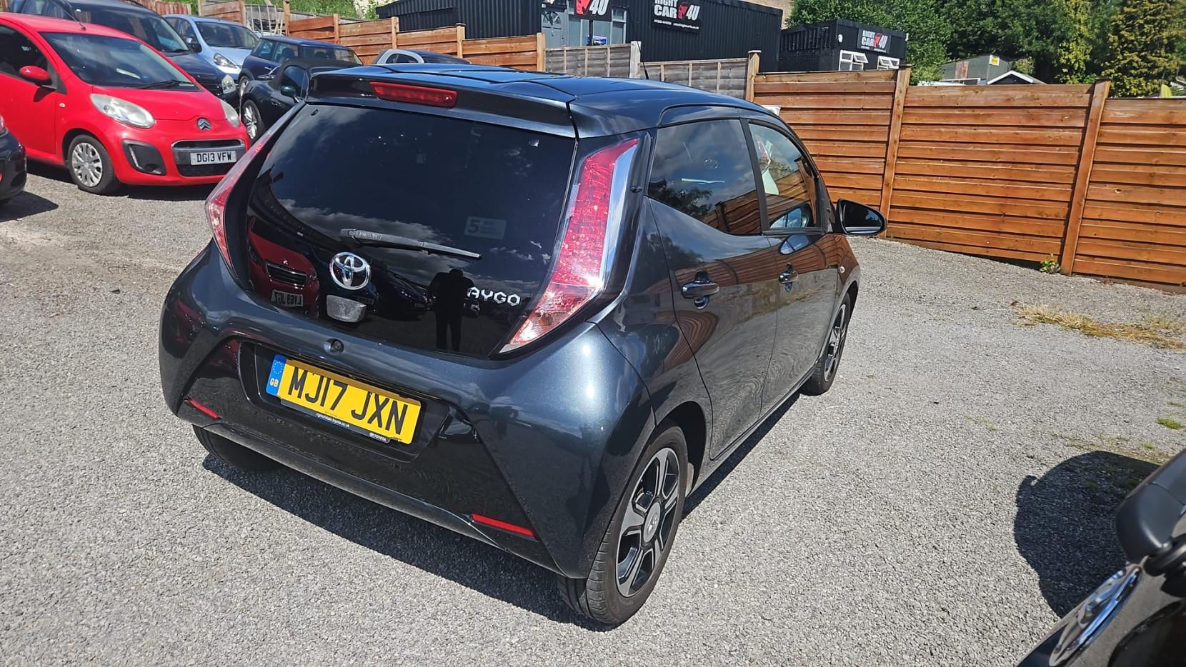 Toyota AYGO 1.0 VVT-i x-clusiv3 Hatchback 5dr Petrol x-shift Euro 6 (68 ps)