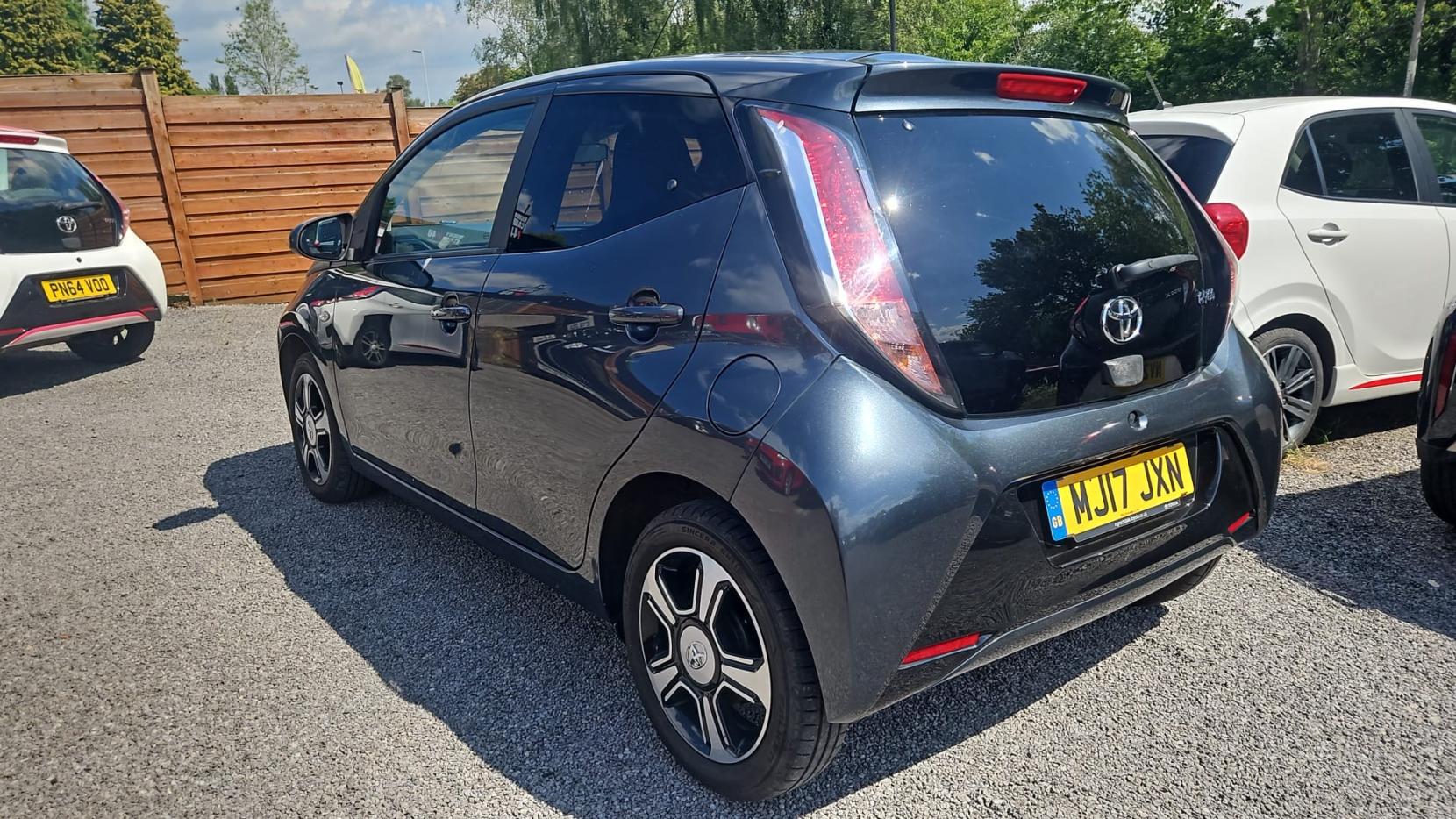 Toyota AYGO 1.0 VVT-i x-clusiv3 Hatchback 5dr Petrol x-shift Euro 6 (68 ps)