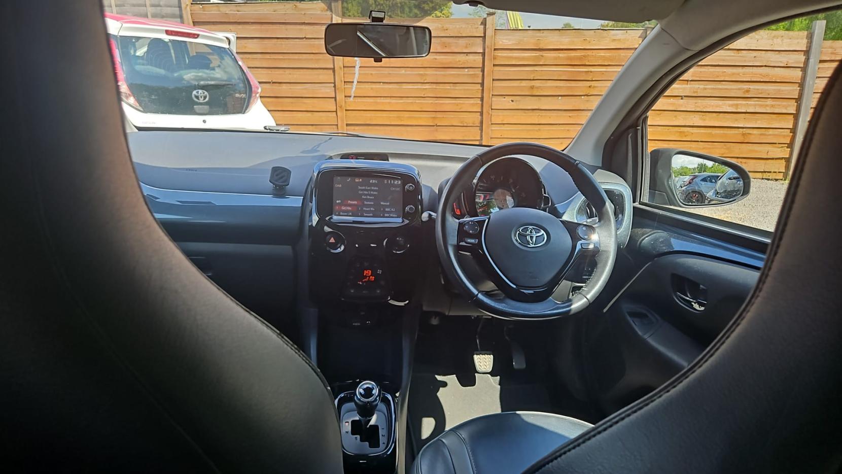 Toyota AYGO 1.0 VVT-i x-clusiv3 Hatchback 5dr Petrol x-shift Euro 6 (68 ps)