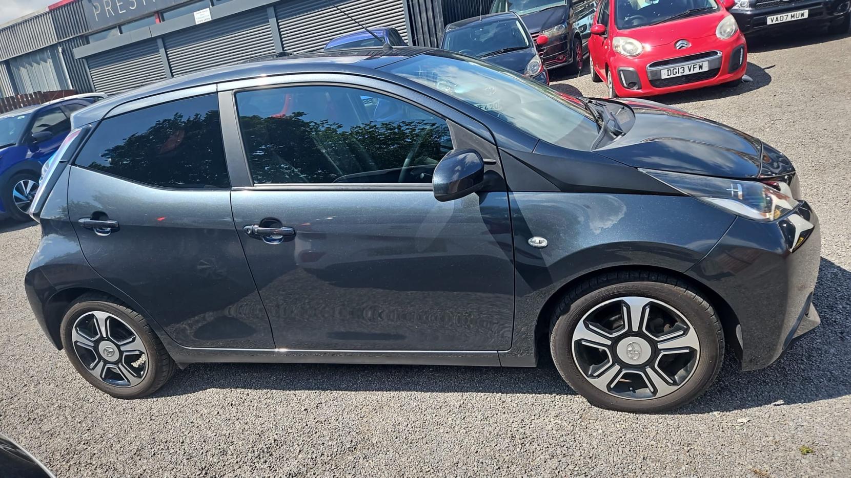 Toyota AYGO 1.0 VVT-i x-clusiv3 Hatchback 5dr Petrol x-shift Euro 6 (68 ps)