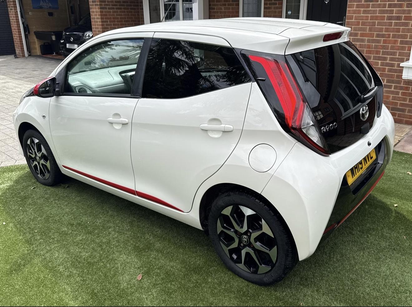Toyota AYGO 1.0 VVT-i x-trend Funroof 5dr Petrol x-shift Euro 6 (71 ps)