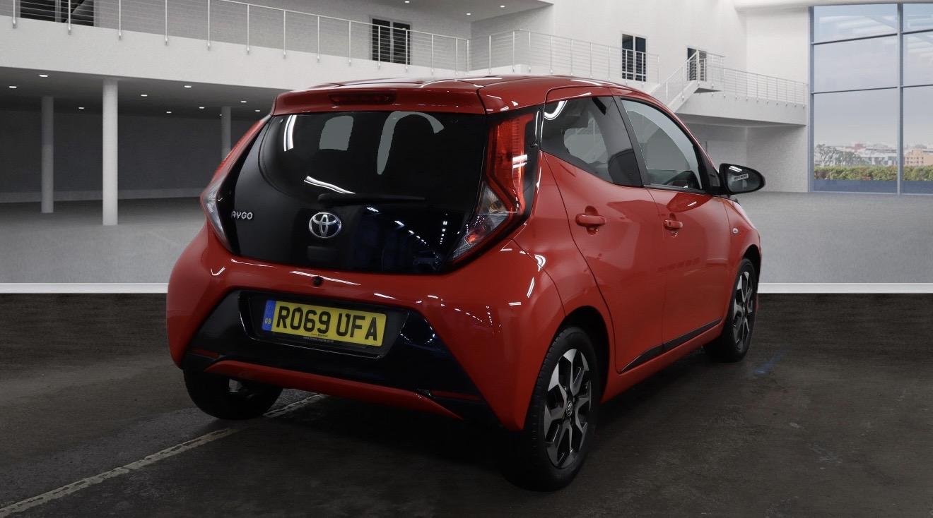Toyota AYGO 1.0 VVT-i x-trend Funroof 5dr Petrol x-shift Euro 6 (71 ps)