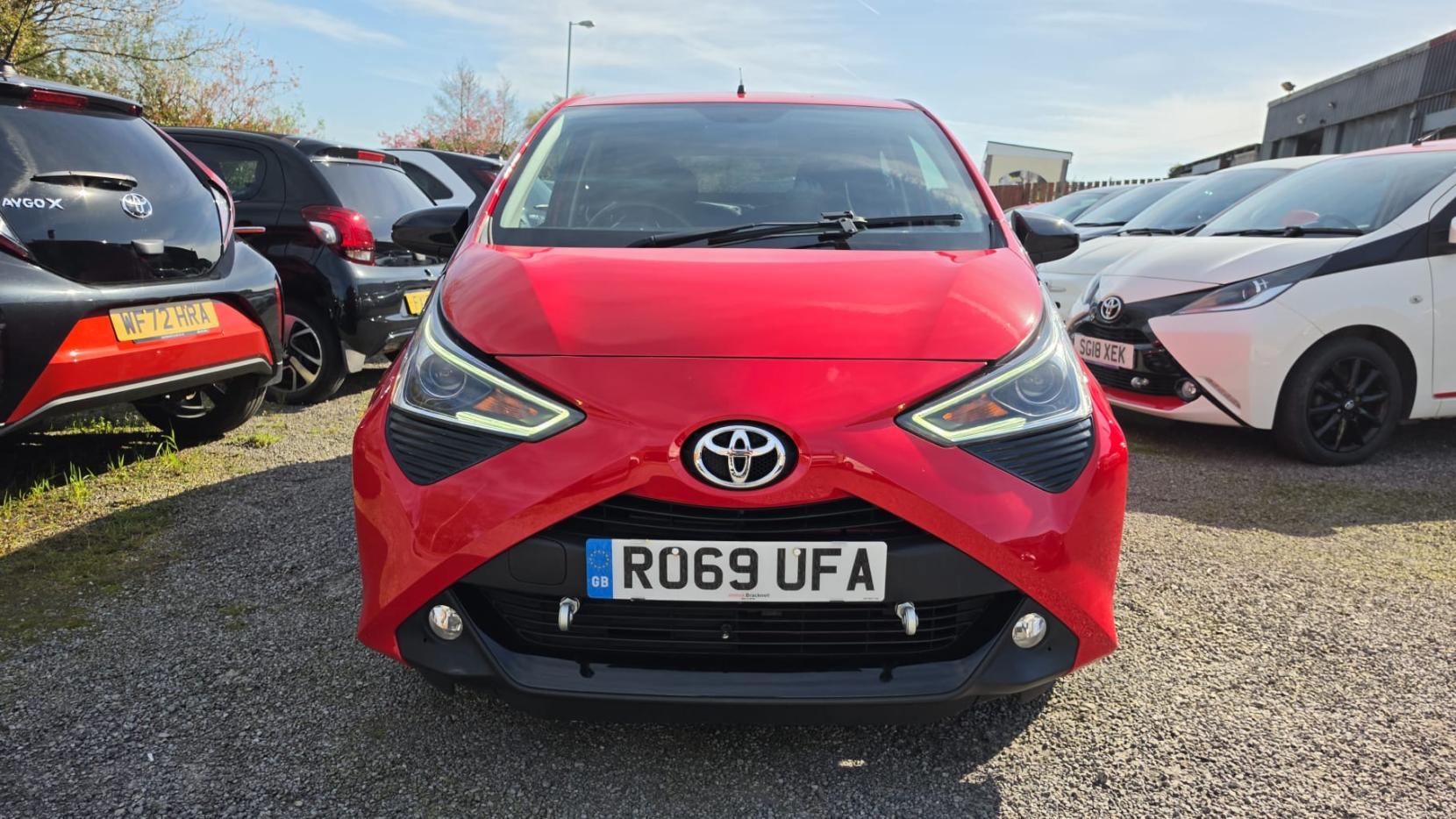 Toyota AYGO 1.0 VVT-i x-trend Hatchback 5dr Petrol x-shift Euro 6 (71 ps)
