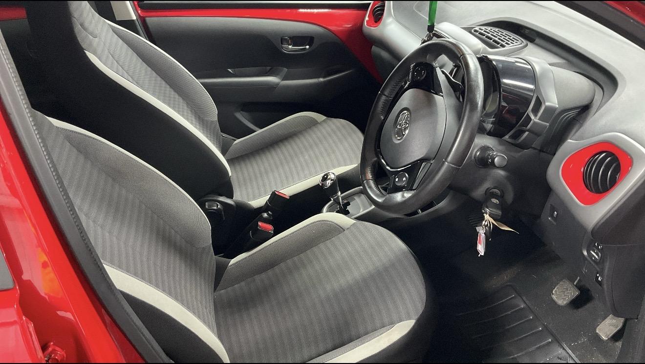 Toyota AYGO 1.0 VVT-i x-trend Funroof 5dr Petrol x-shift Euro 6 (71 ps)