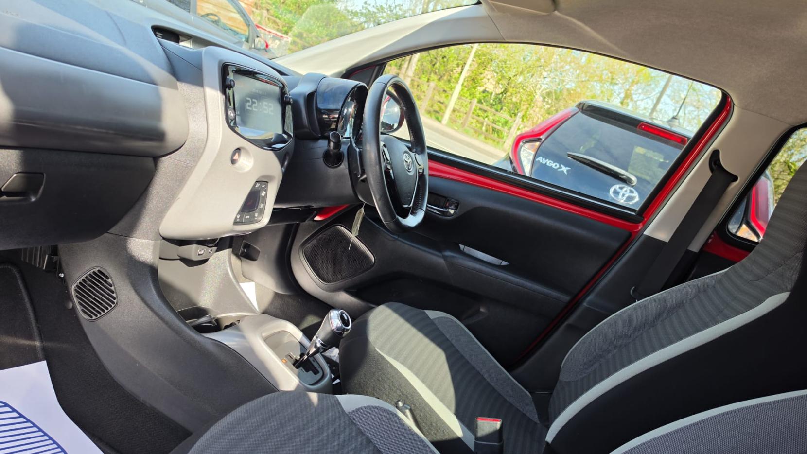 Toyota AYGO 1.0 VVT-i x-trend Hatchback 5dr Petrol x-shift Euro 6 (71 ps)