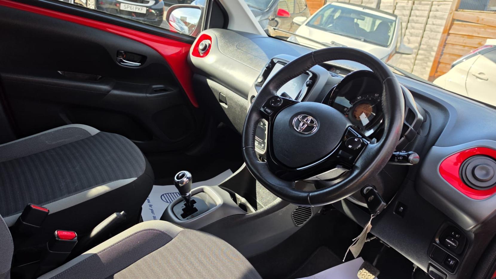 Toyota AYGO 1.0 VVT-i x-trend Hatchback 5dr Petrol x-shift Euro 6 (71 ps)