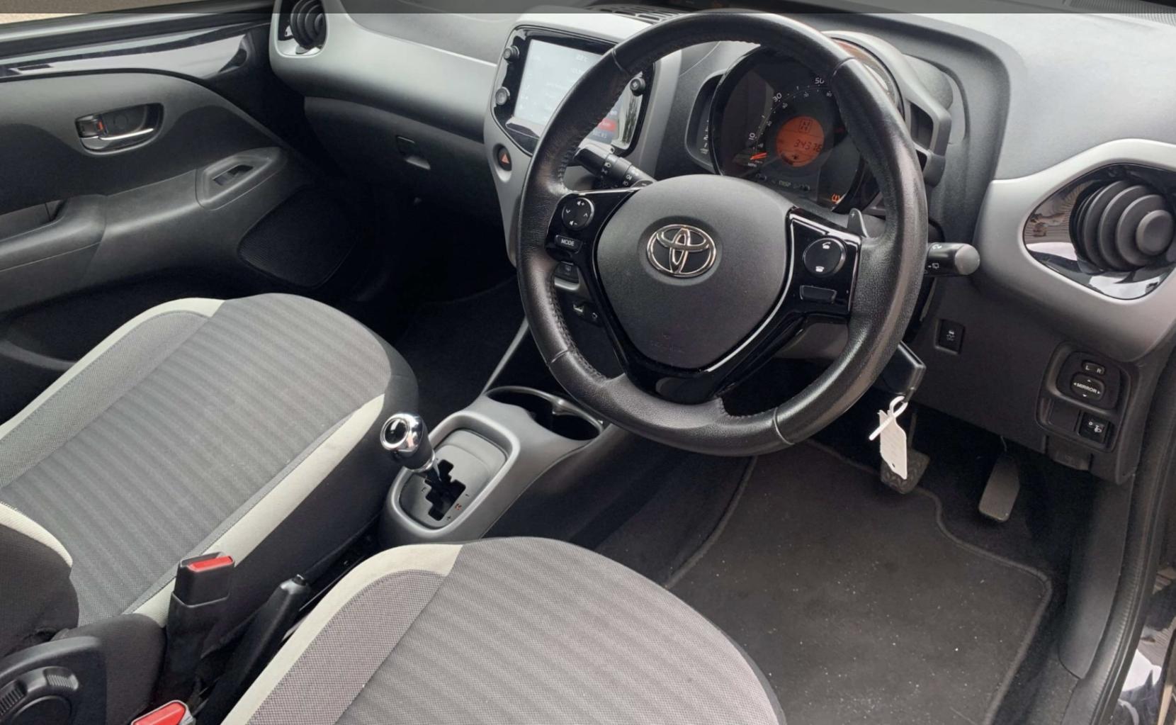 Toyota AYGO 1.0 VVT-i x-trend Funroof 5dr Petrol x-shift Euro 6 (71 ps)