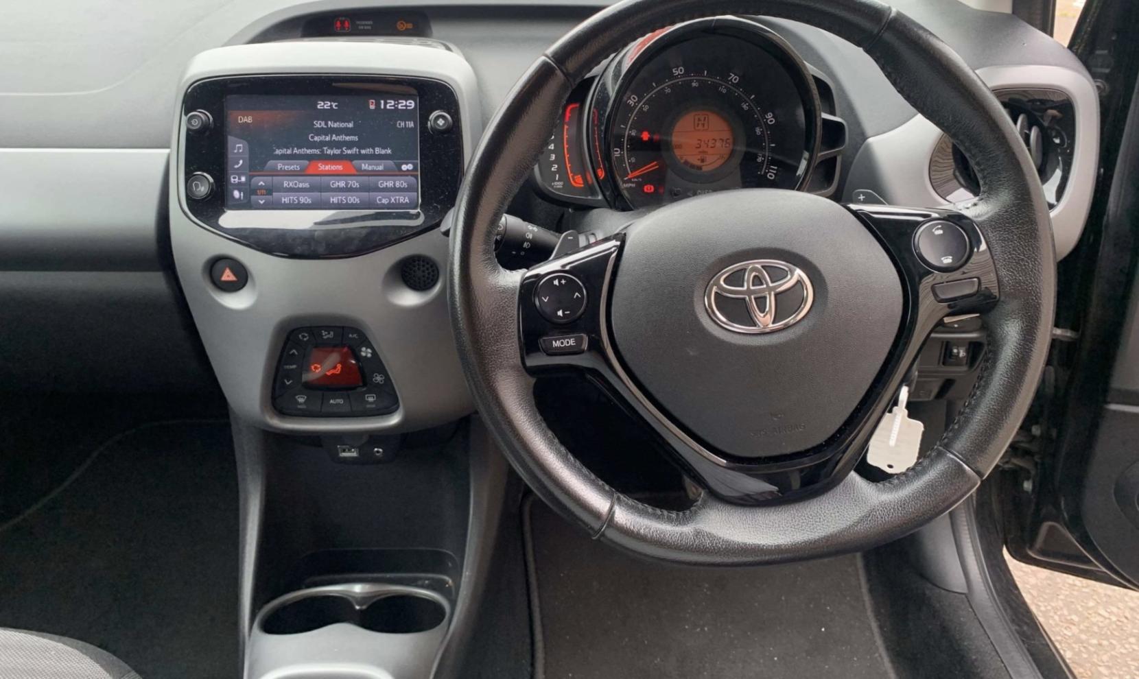 Toyota AYGO 1.0 VVT-i x-trend Funroof 5dr Petrol x-shift Euro 6 (71 ps)