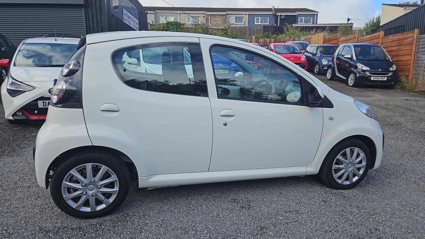Citroen C1 1.0i VTR Hatchback 5dr Petrol Manual Euro 5 (68 ps)