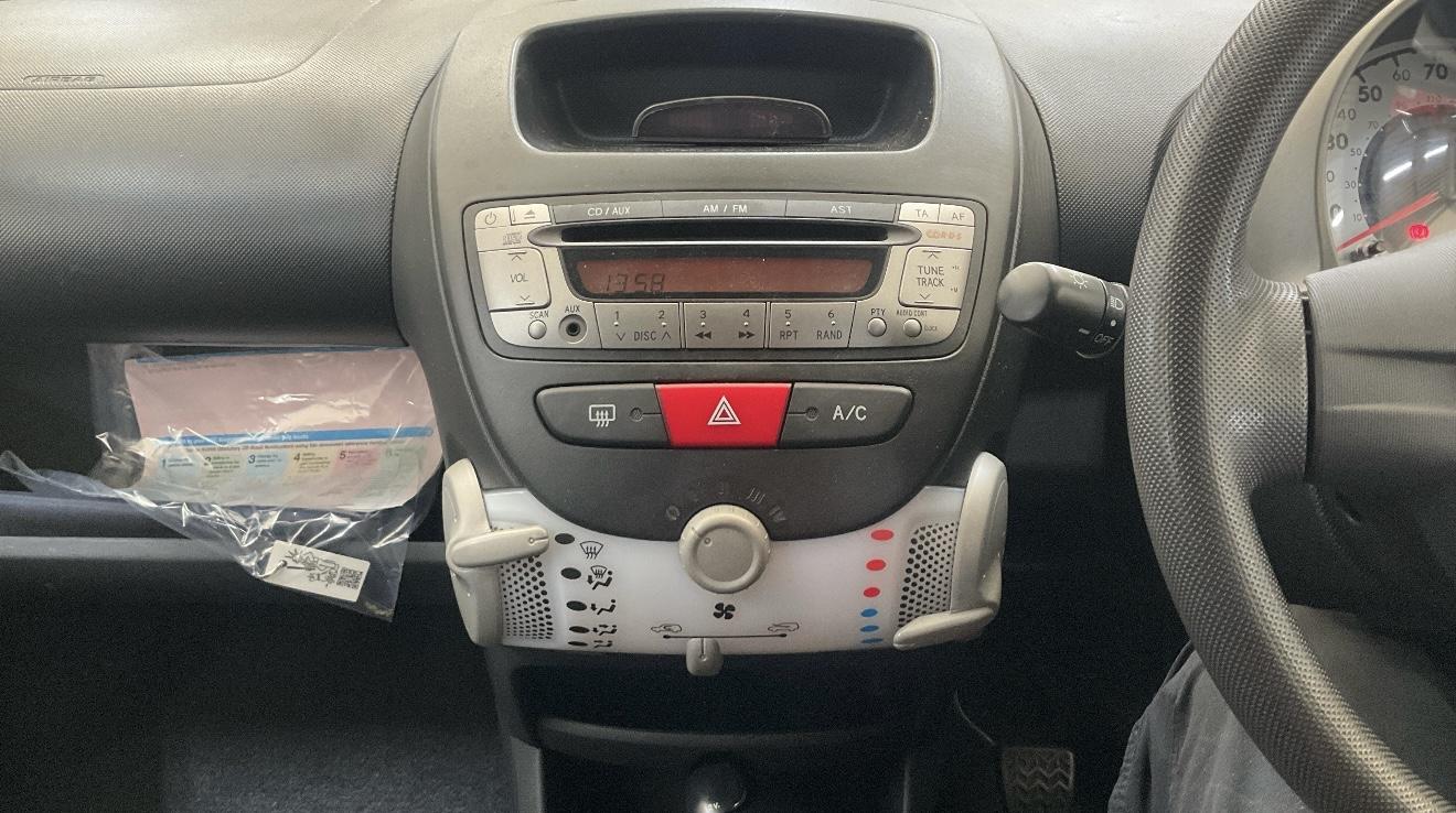 Citroen C1 1.0i VTR Hatchback 5dr Petrol Manual Euro 5 (68 ps)