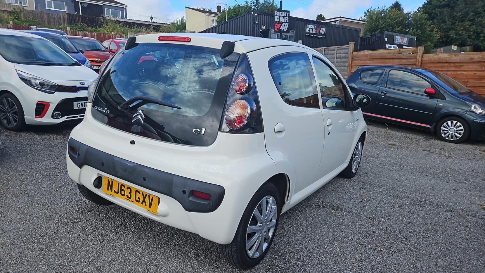 Citroen C1 1.0i VTR Hatchback 5dr Petrol Manual Euro 5 (68 ps)