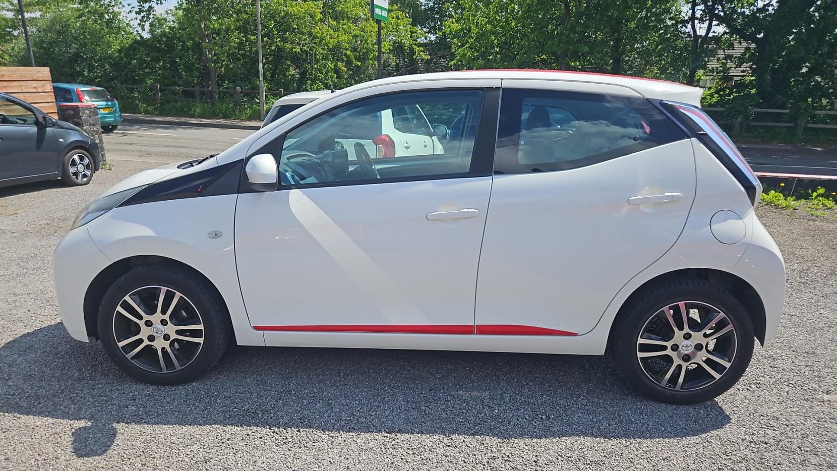 Toyota AYGO 1.0 VVT-i x-pression Hatchback 5dr Petrol Manual Euro 5 Euro 5 (68 ps)