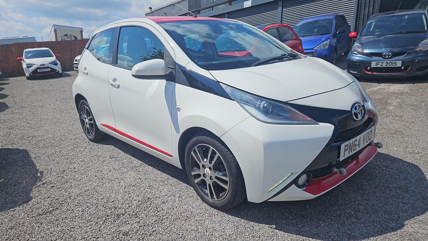Toyota AYGO 1.0 VVT-i x-pression Hatchback 5dr Petrol Manual Euro 5 Euro 5 (68 ps)