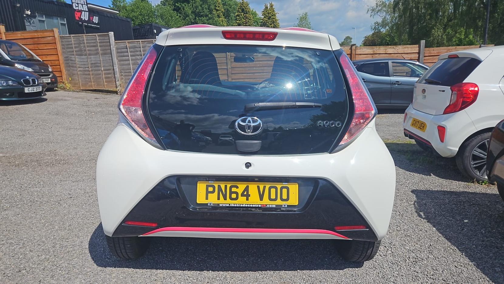 Toyota AYGO 1.0 VVT-i x-pression Hatchback 5dr Petrol Manual Euro 5 Euro 5 (68 ps)