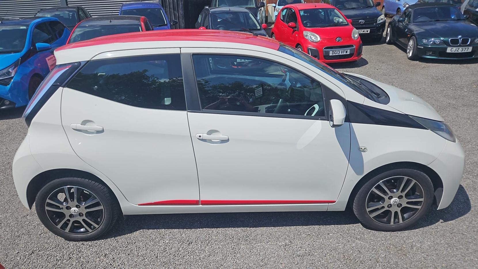Toyota AYGO 1.0 VVT-i x-pression Hatchback 5dr Petrol Manual Euro 5 Euro 5 (68 ps)