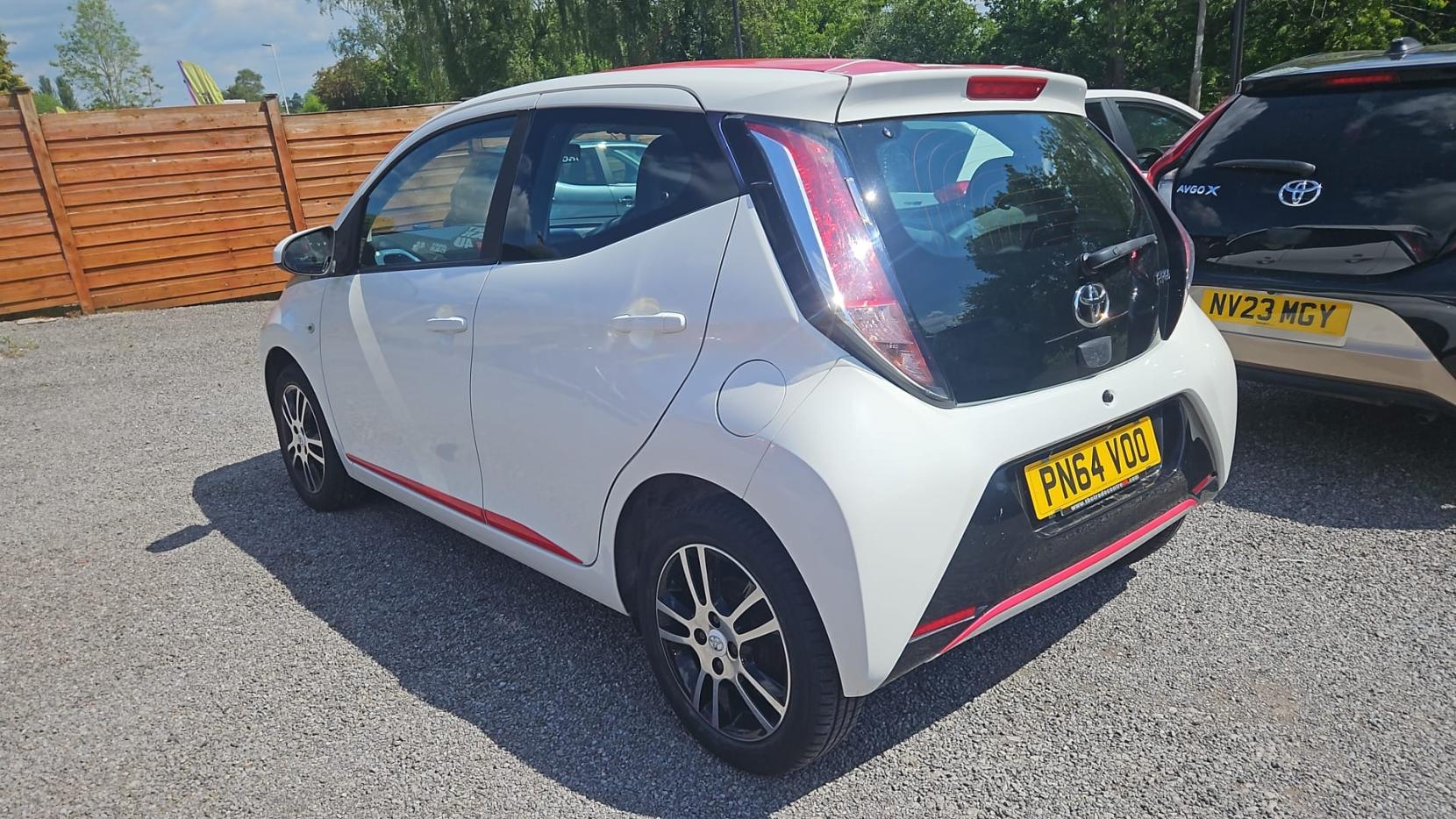 Toyota AYGO 1.0 VVT-i x-pression Hatchback 5dr Petrol Manual Euro 5 Euro 5 (68 ps)