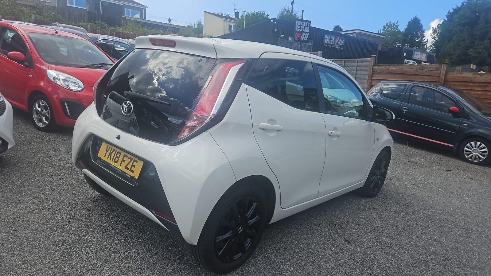 Toyota AYGO 1.0 VVT-i x-style Hatchback 5dr Petrol Manual Euro 6 (68 ps)