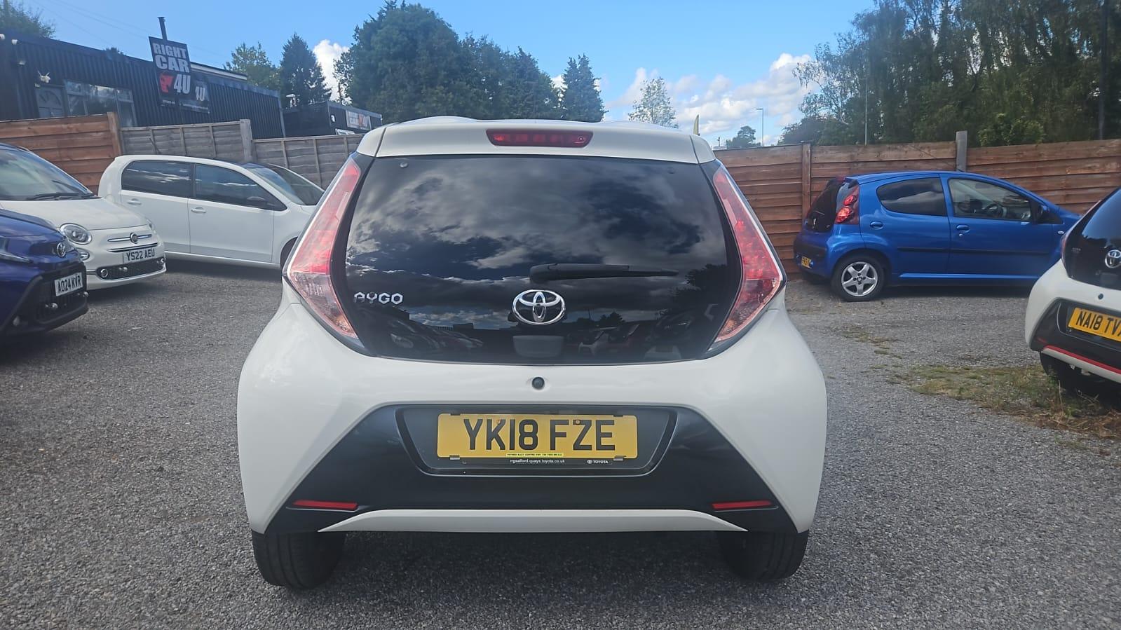 Toyota AYGO 1.0 VVT-i x-style Hatchback 5dr Petrol Manual Euro 6 (68 ps)