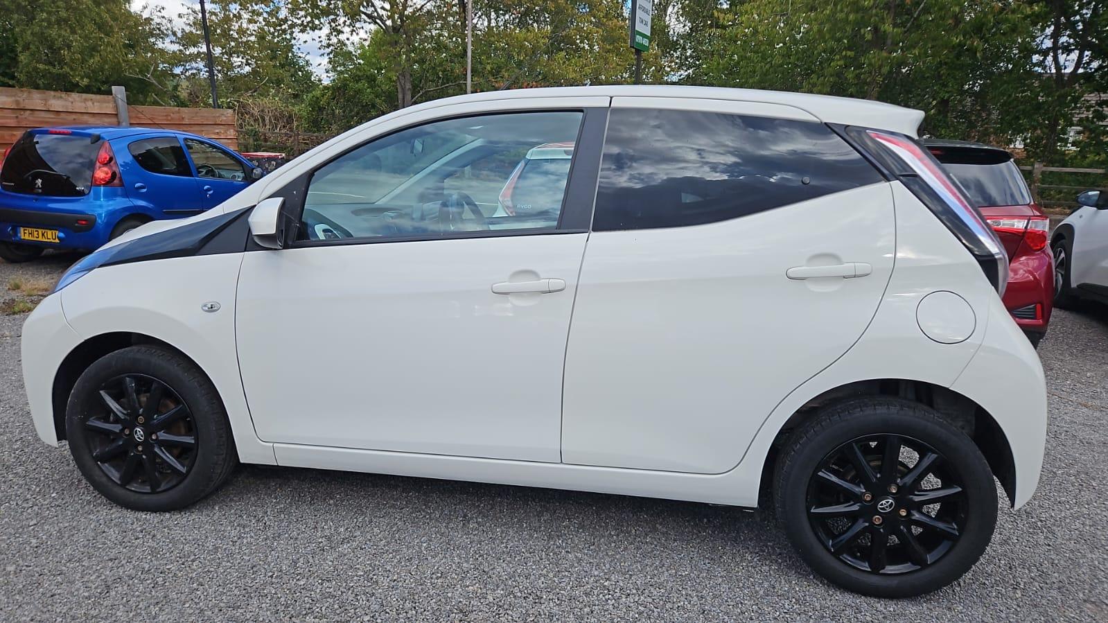 Toyota AYGO 1.0 VVT-i x-style Hatchback 5dr Petrol Manual Euro 6 (68 ps)