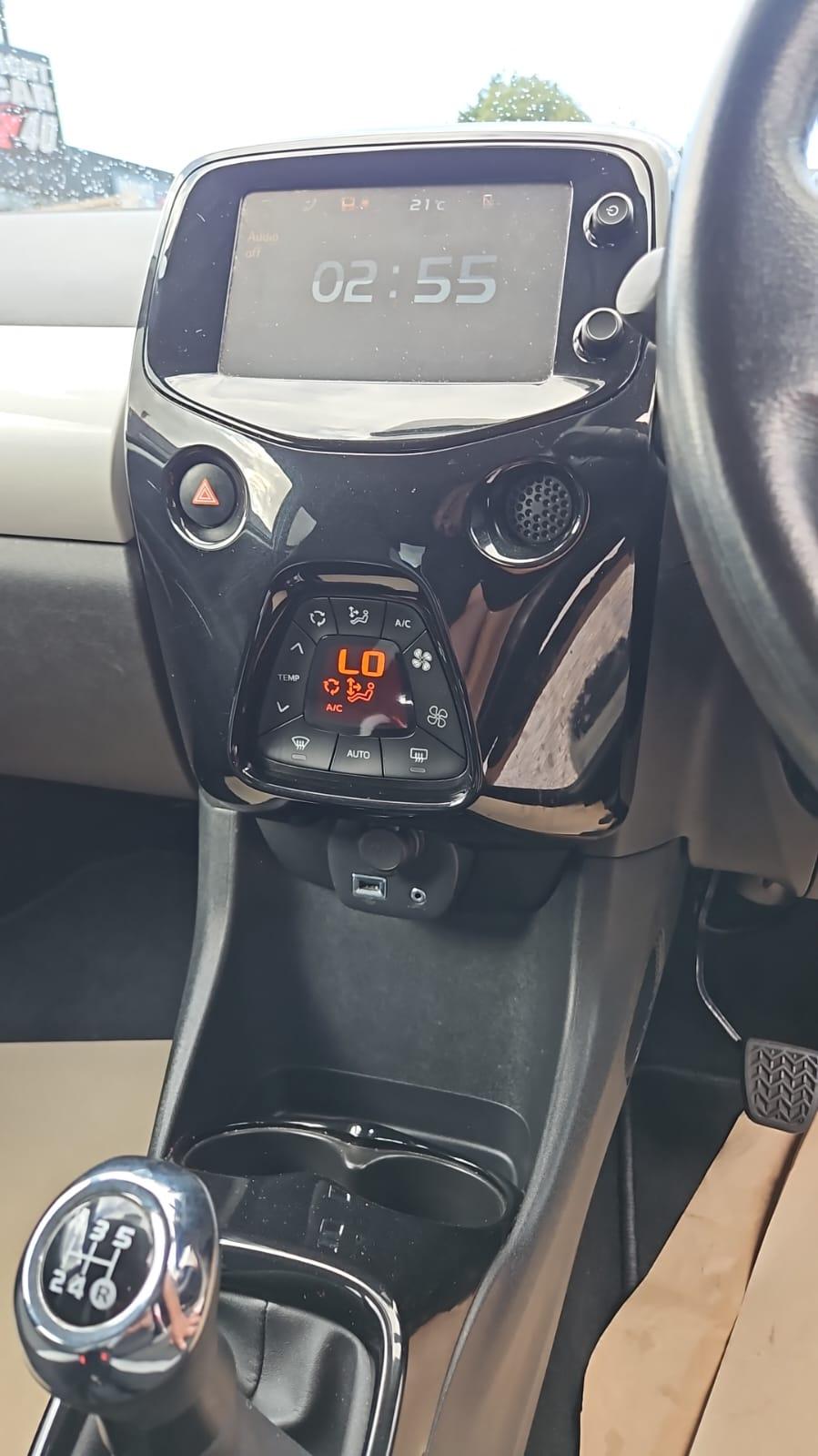 Toyota AYGO 1.0 VVT-i x-style Hatchback 5dr Petrol Manual Euro 6 (68 ps)