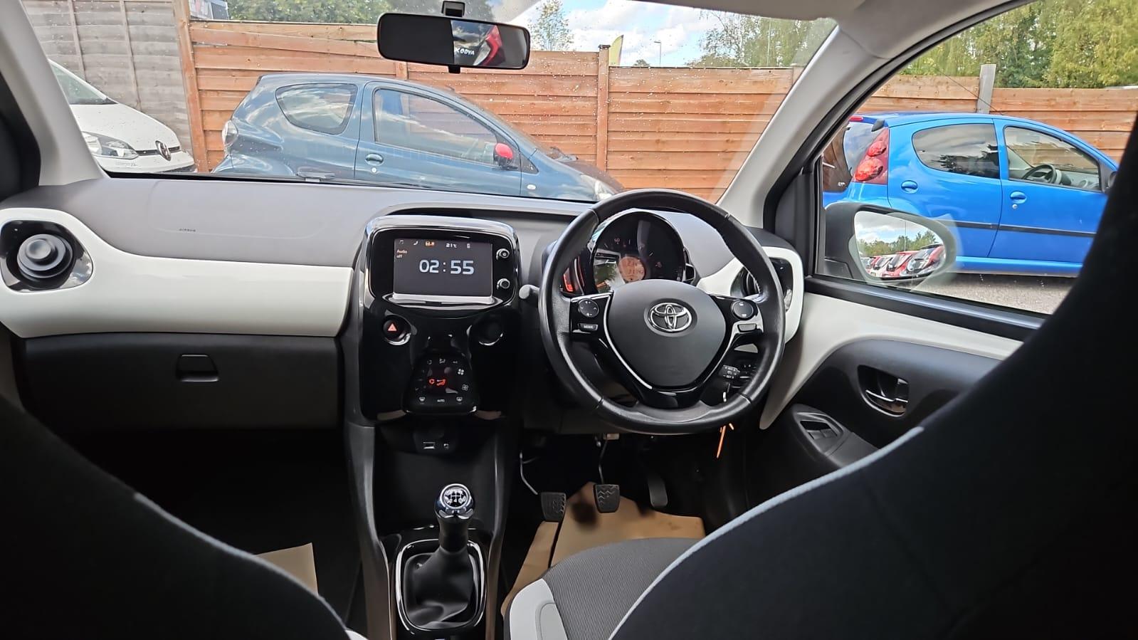 Toyota AYGO 1.0 VVT-i x-style Hatchback 5dr Petrol Manual Euro 6 (68 ps)