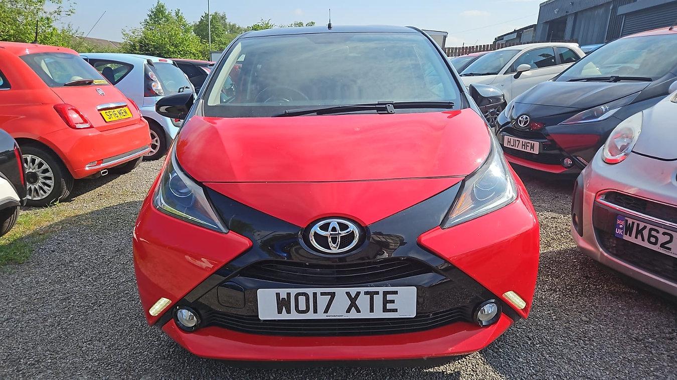 Toyota AYGO 1.0 VVT-i x-cite 4 Red Bi-Tone Hatchback 5dr Petrol Manual Euro 6 (68 ps)