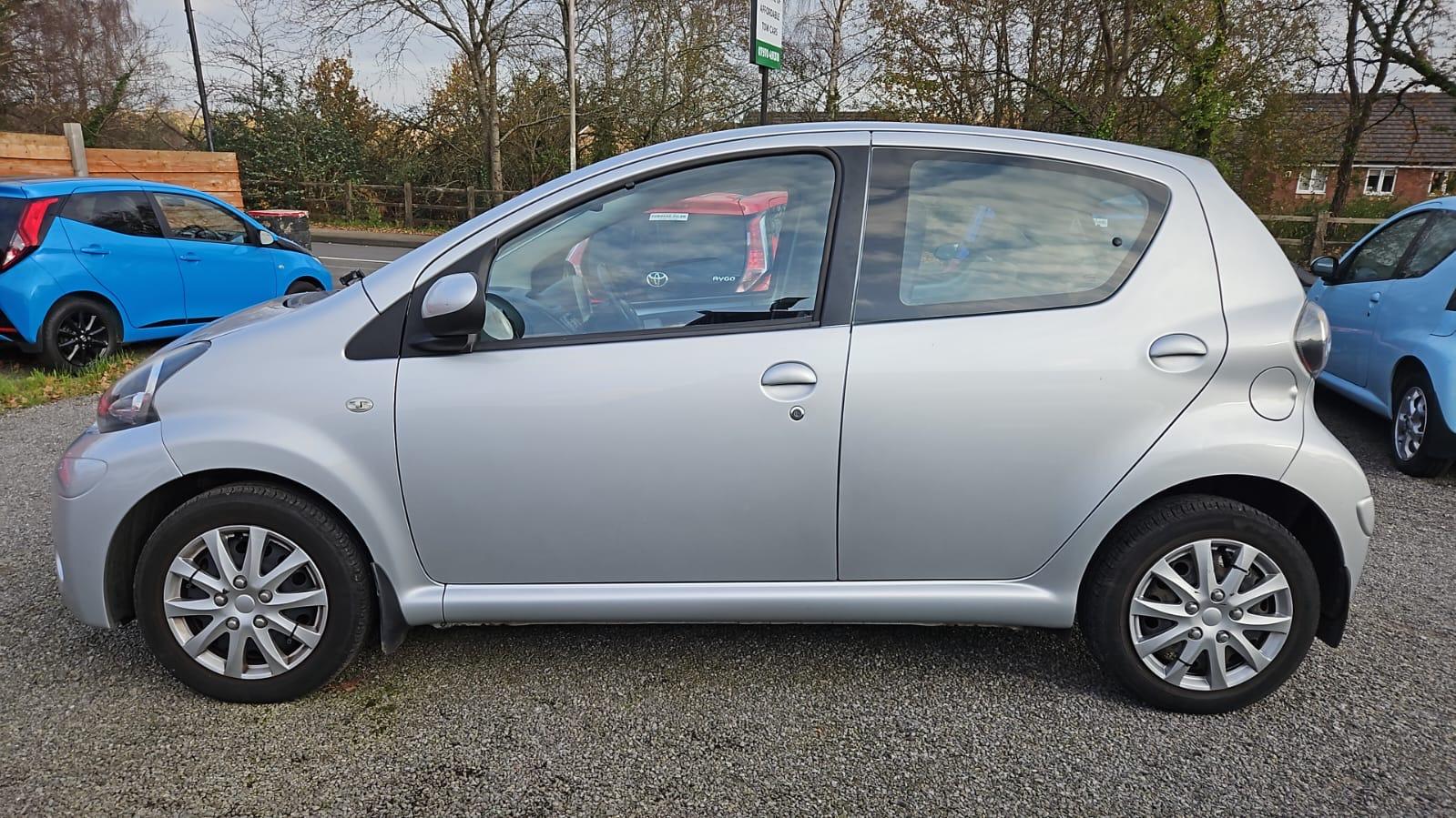 Toyota AYGO 1.0 VVT-i Ice Hatchback 5dr Petrol Manual Euro 5 (67 ps)