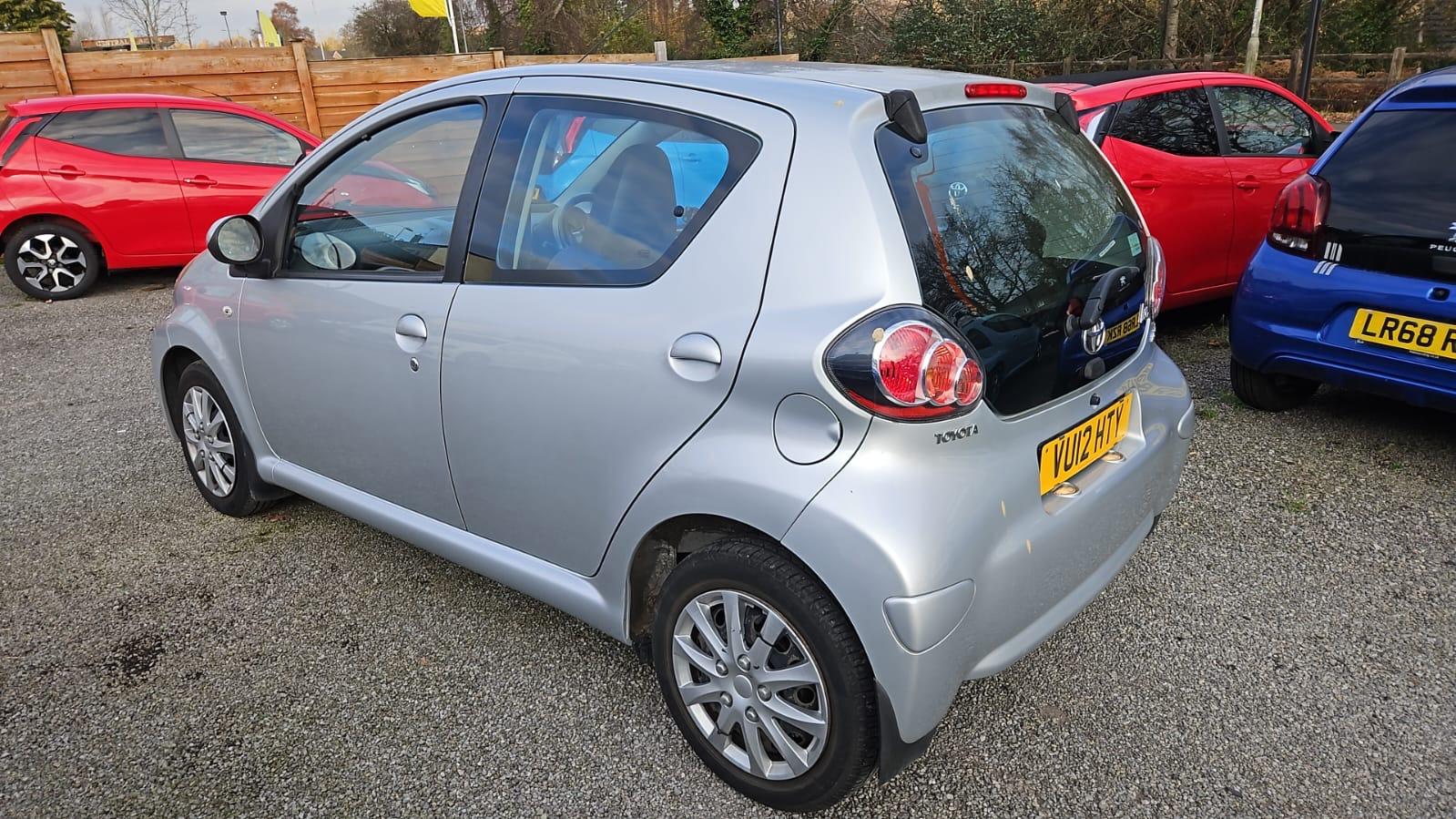 Toyota AYGO 1.0 VVT-i Ice Hatchback 5dr Petrol Manual Euro 5 (67 ps)