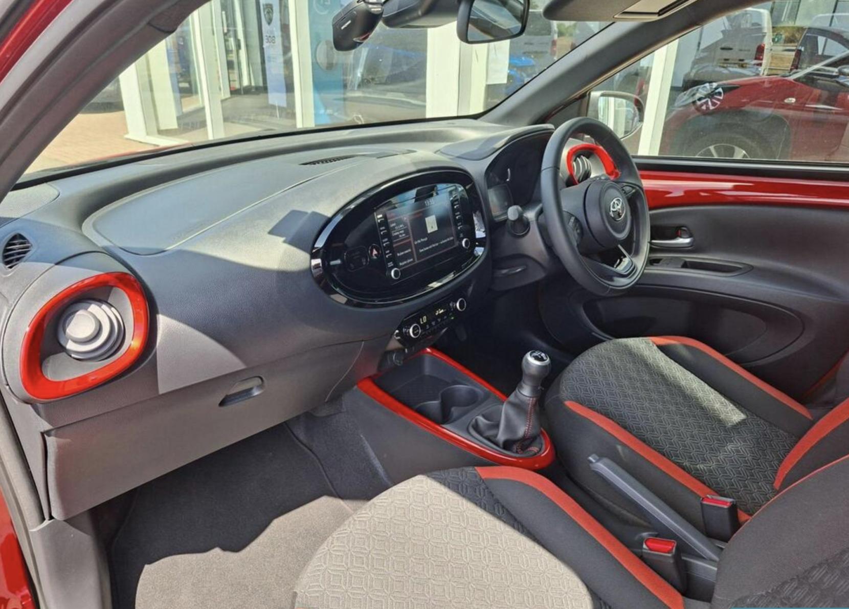 Toyota Aygo X 1.0 VVT-i Edge Hatchback 5dr Petrol Manual Euro 6 (s/s) (72 ps)