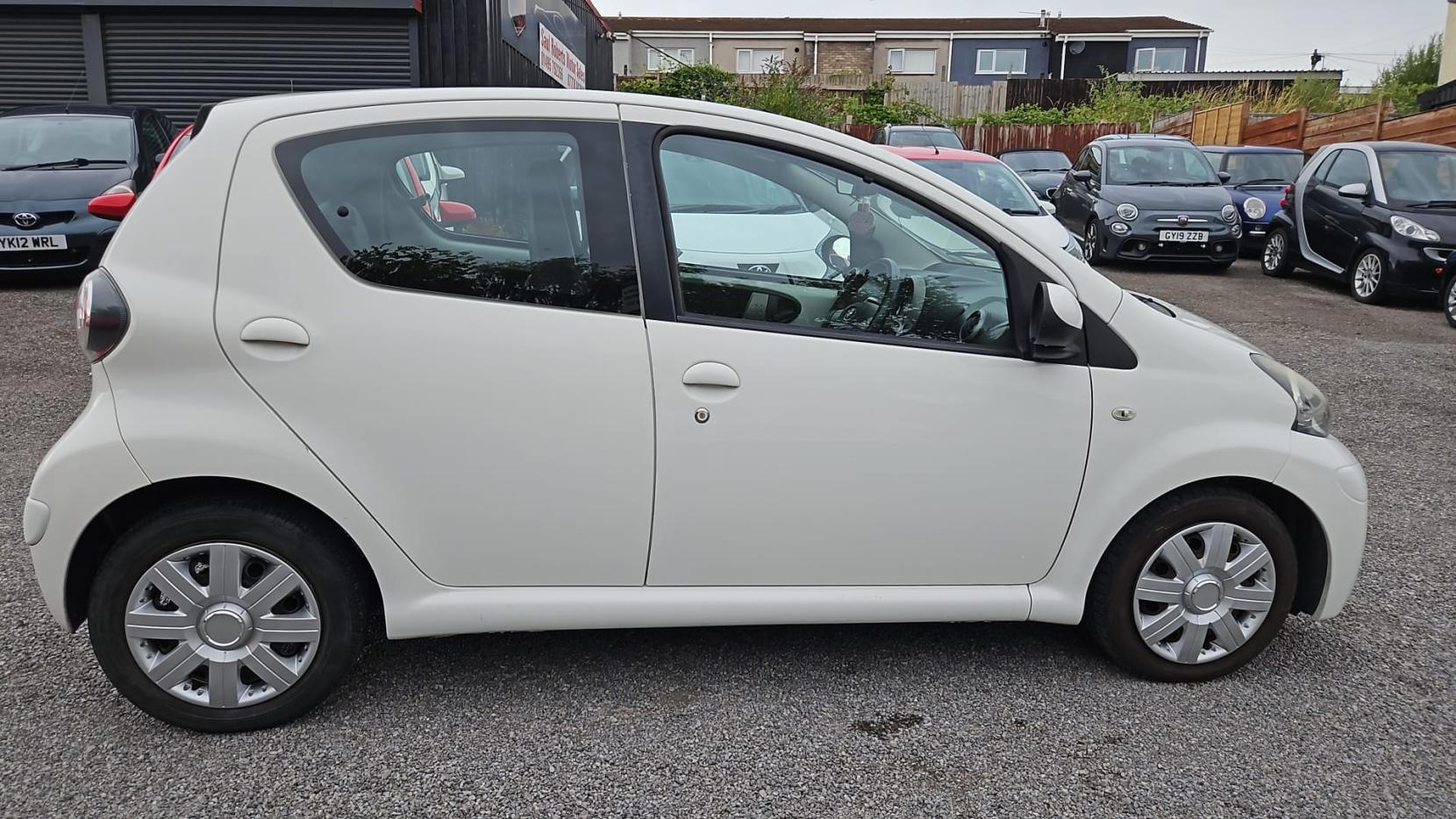 Toyota AYGO 1.0 VVT-i Ice Hatchback 5dr Petrol Manual Euro 5 (67 ps)