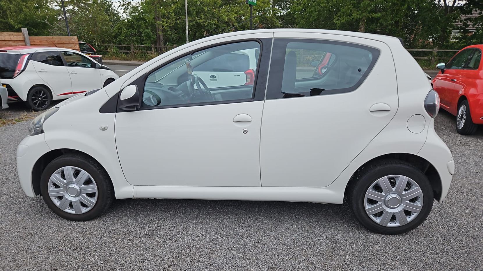 Toyota AYGO 1.0 VVT-i Ice Hatchback 5dr Petrol Manual Euro 5 (67 ps)