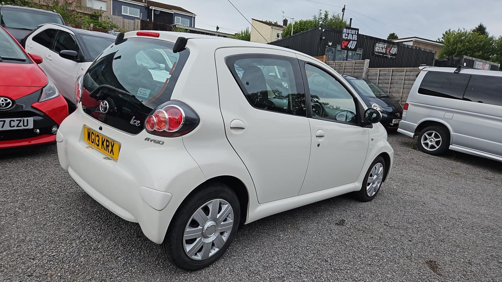 Toyota AYGO 1.0 VVT-i Ice Hatchback 5dr Petrol Manual Euro 5 (67 ps)