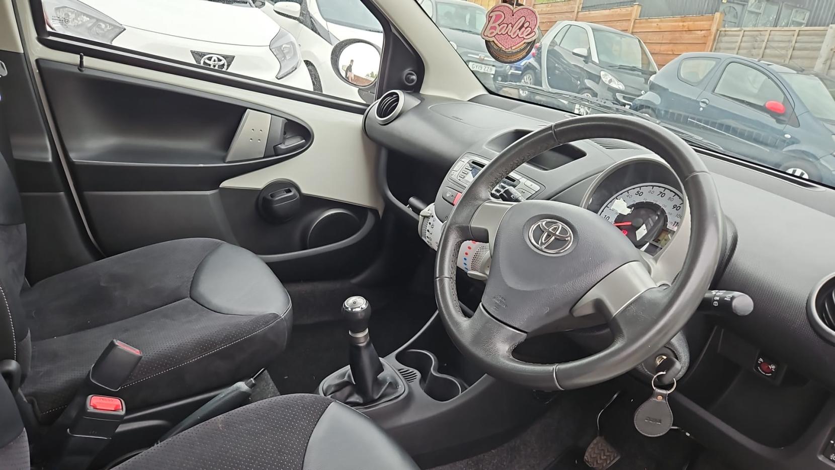 Toyota AYGO 1.0 VVT-i Ice Hatchback 5dr Petrol Manual Euro 5 (67 ps)
